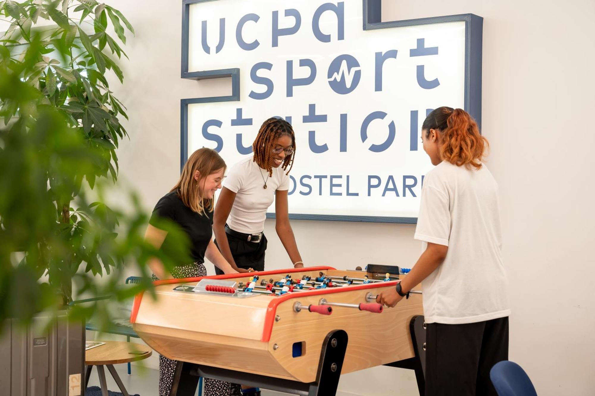 Ucpa Sport Station Hostel Parigi Esterno foto